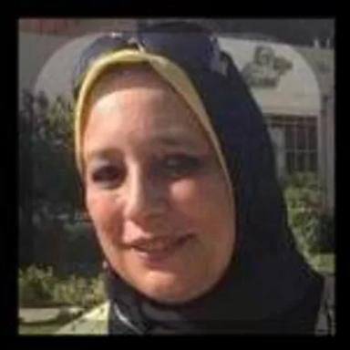 منى عبد العزيز
