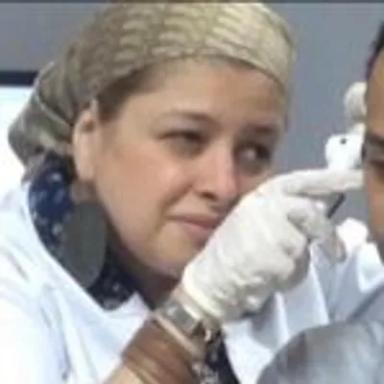 مني العقاد