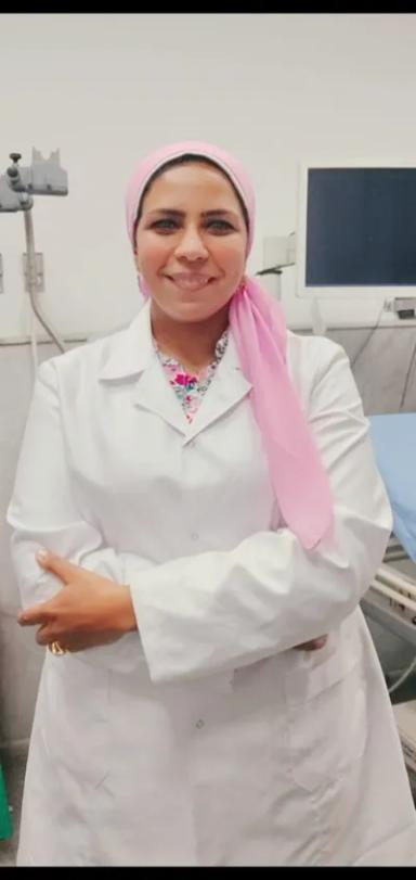 مني كامل